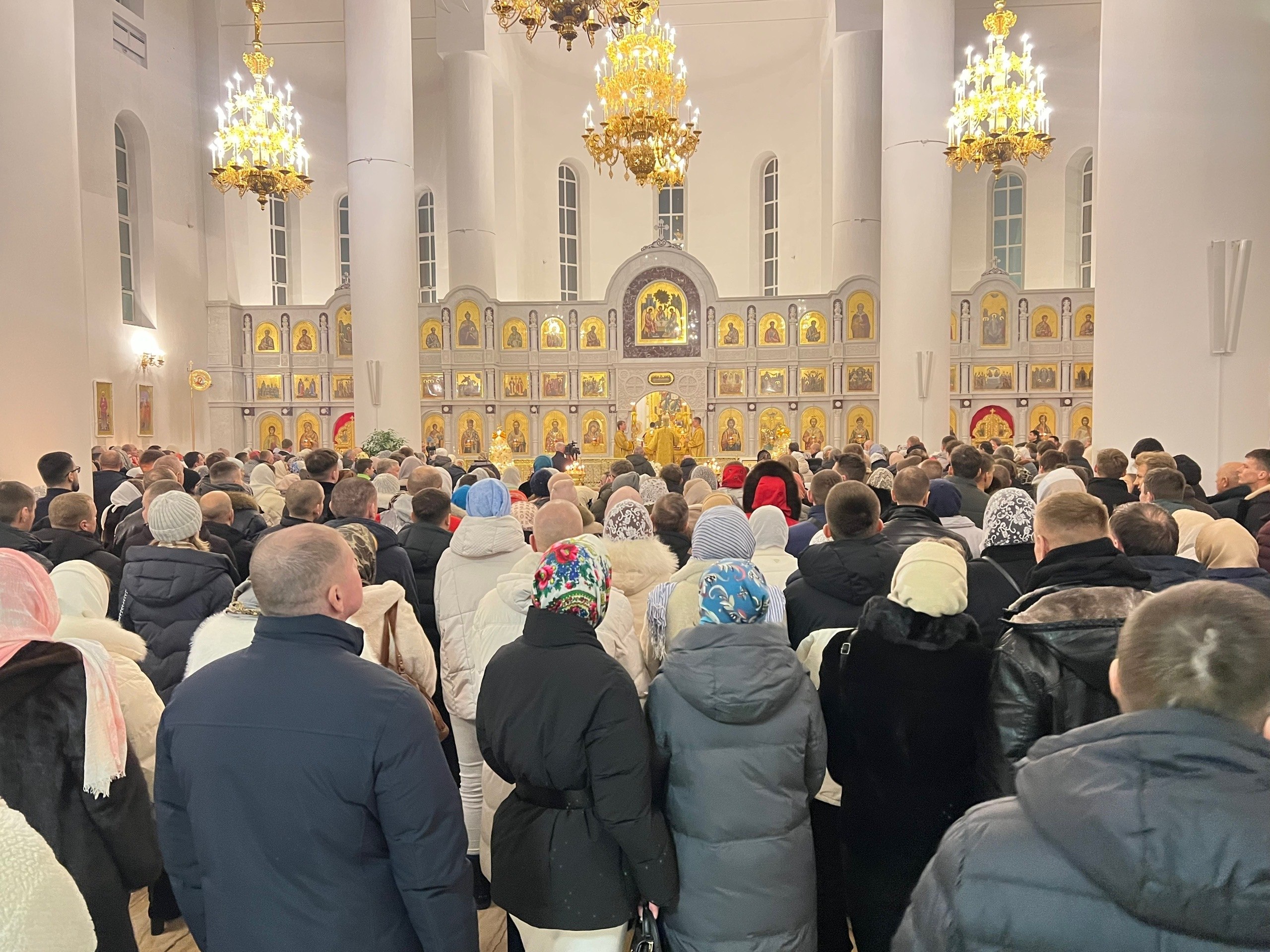 В ночь с 6 на 7 января 2026 года во всех православных храмах прошли торжественные Рождественские службы В ночь с 6 на 7 января 2026 года во всех православных храмах прошли торжественные Рождественские службы