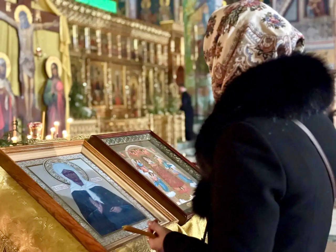 С Рождеством Христовым!. Губернатор Брянской области Александр Богомаз, председатель Брянской областной Думы Валентин Суббот, депутаты регионального парламента приняли участие в праздничном богослужении С Рождеством Христовым!. Губернатор Брянской области Александр Богомаз, председатель Брянской областной Думы Валентин Суббот, депутаты регионального парламента приняли участие в праздничном богослужении