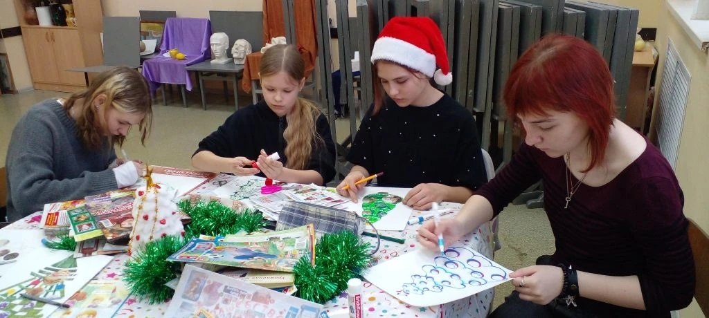 6 января 2026г. в преддверии Рождества, когда каждый из нас загадывает самые сокровенные желания, в ДШИ им. Е.М.Беляева прошёл необычный мастер-класс «Ёлка желаний» (преп