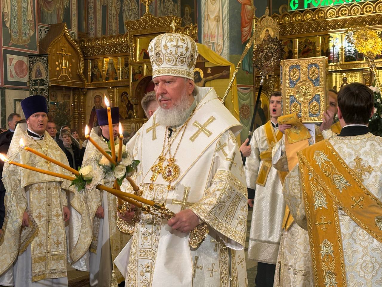 Александр Богомаз: Дорогие земляки!. От всей души поздравляю вас с Рождеством Христовым! Это один из главных и самых любимых христианских праздников, наполненный светом и теплом, особым нравственным смыслом Александр Богомаз: Дорогие земляки!. От всей души поздравляю вас с Рождеством Христовым! Это один из главных и самых любимых христианских праздников, наполненный светом и теплом, особым нравственным смыслом