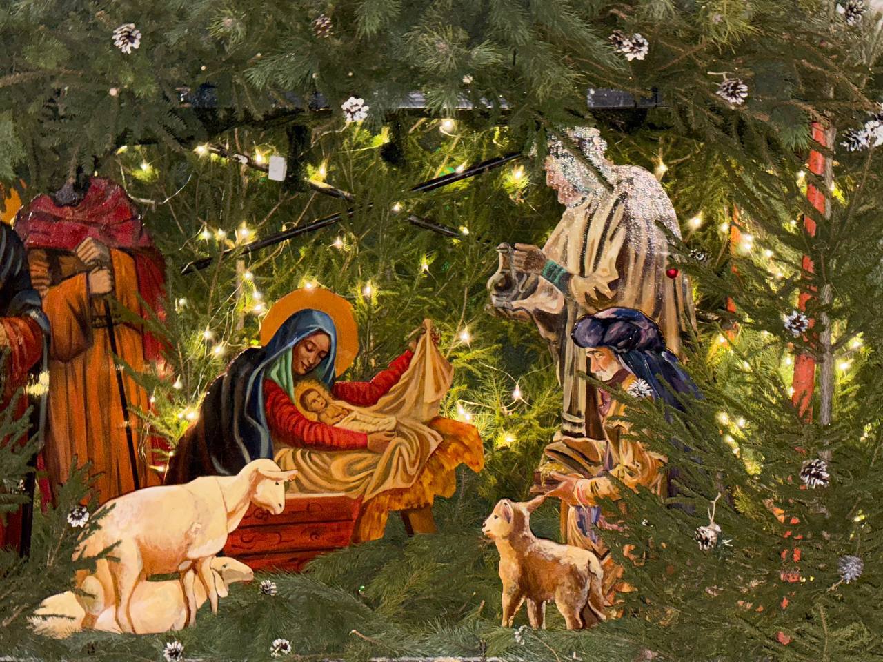 Александр Богомаз: Дорогие земляки!. От всей души поздравляю вас с Рождеством Христовым! Это один из главных и самых любимых христианских праздников, наполненный светом и теплом, особым нравственным смыслом Александр Богомаз: Дорогие земляки!. От всей души поздравляю вас с Рождеством Христовым! Это один из главных и самых любимых христианских праздников, наполненный светом и теплом, особым нравственным смыслом