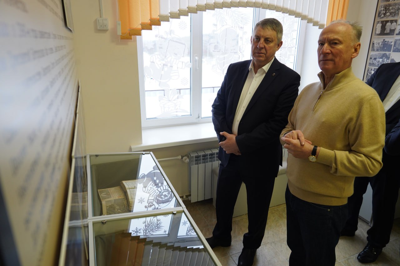 Александр Богомаз: В Журиничской школе место притяжения — музейные экспозиции, и их здесь несколько Александр Богомаз: В Журиничской школе место притяжения — музейные экспозиции, и их здесь несколько