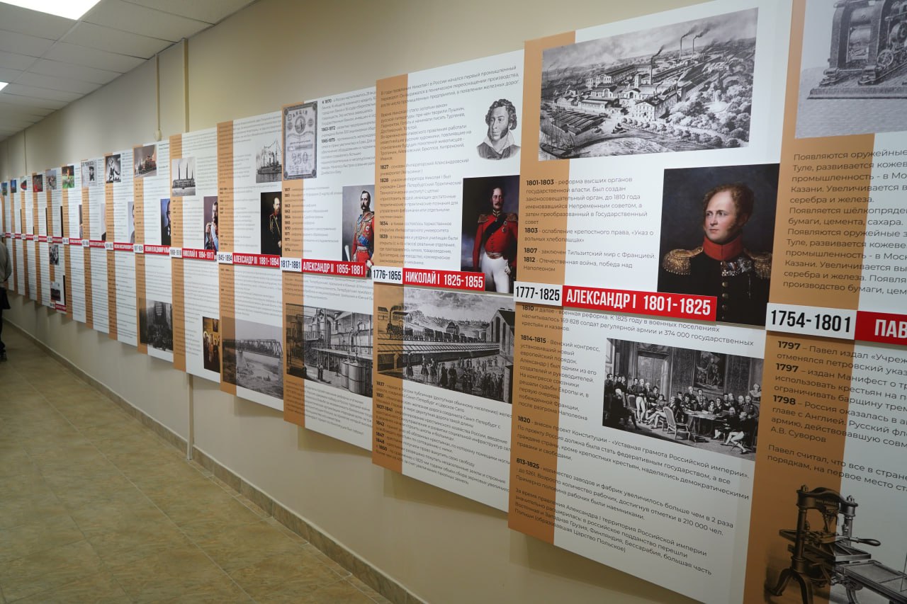 Александр Богомаз: В Журиничской школе место притяжения — музейные экспозиции, и их здесь несколько Александр Богомаз: В Журиничской школе место притяжения — музейные экспозиции, и их здесь несколько