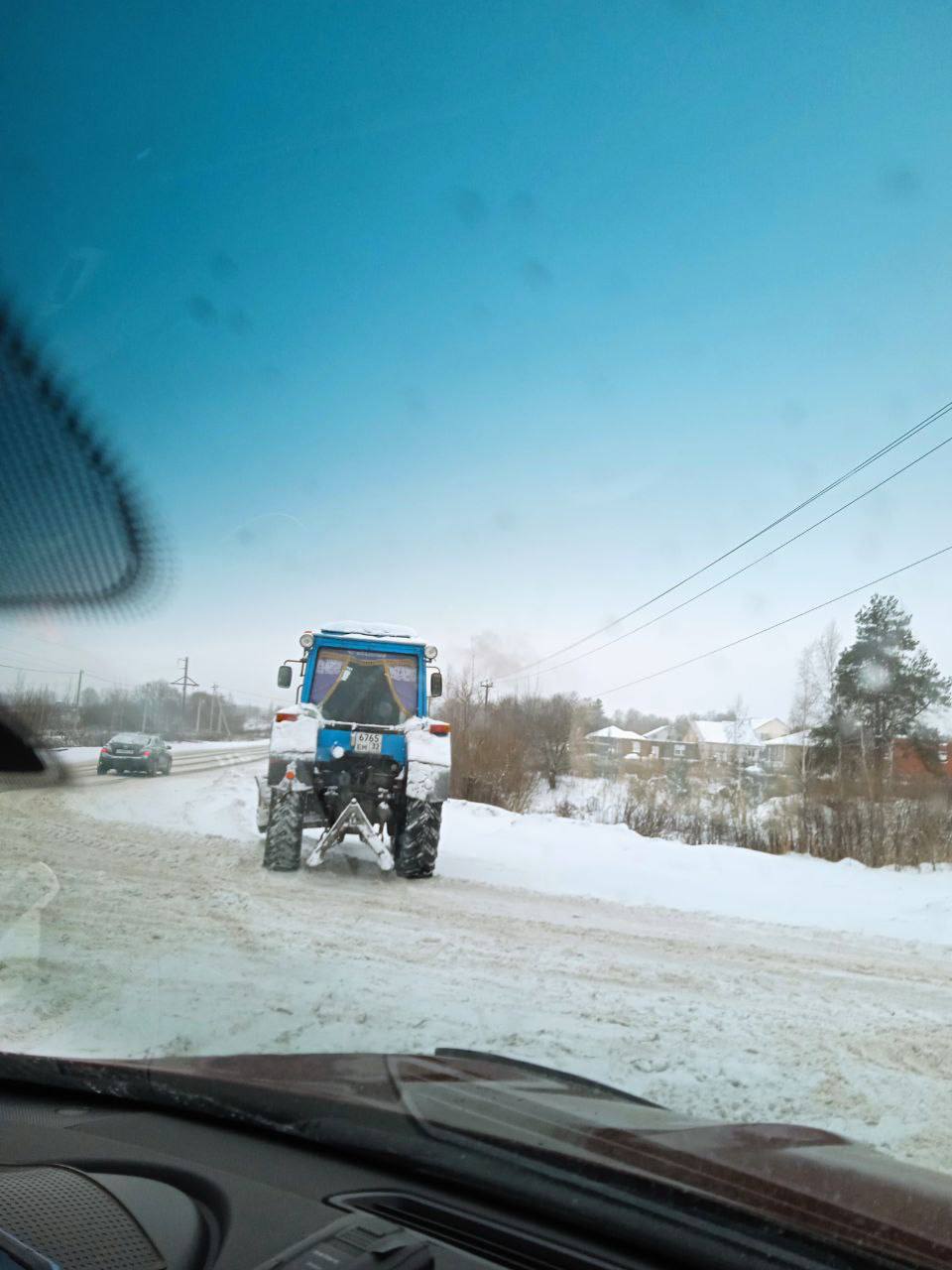 Брянский район продолжает расчистку дорог! Брянский район продолжает расчистку дорог!