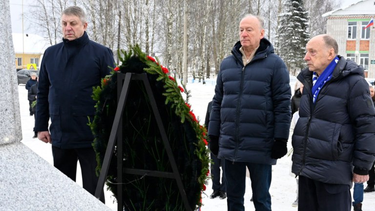 Помощник президента РФ Патрушев побывал в брянском селе Журиничи