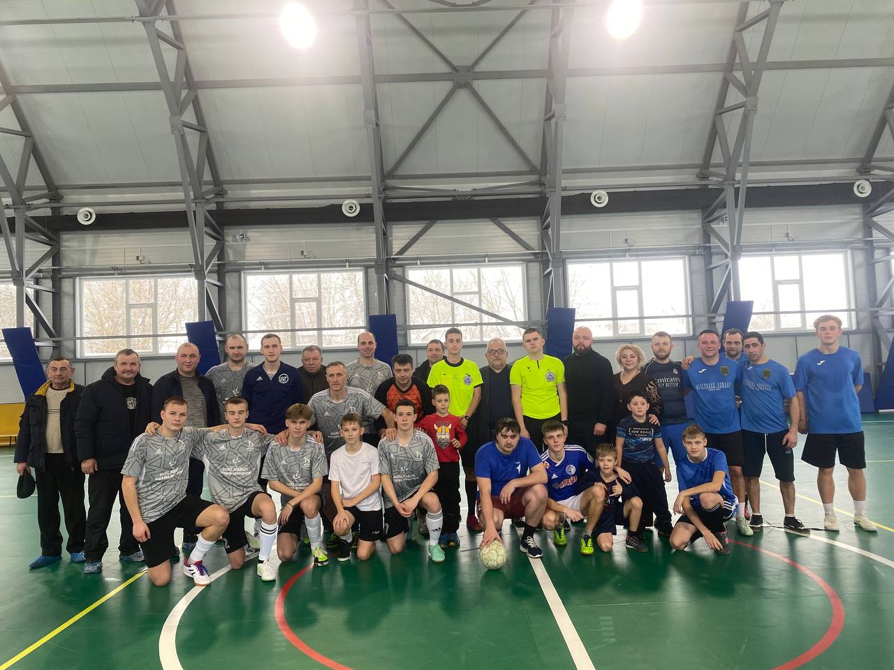 В рамках Декады спорта и здоровья в селе Жирятино прошел матч по футзалу В рамках Декады спорта и здоровья в селе Жирятино прошел матч по футзалу