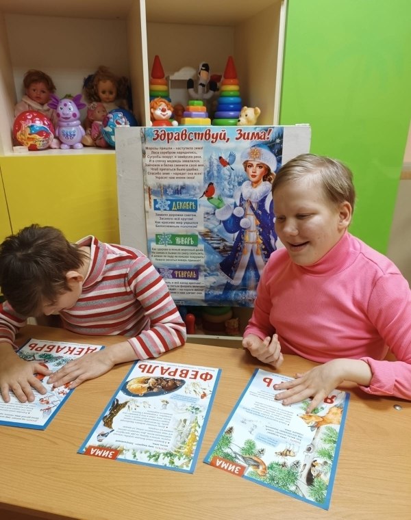 В далёкие, незримые края. Ведёт дорожка вся из хрусталя В далёкие, незримые края. Ведёт дорожка вся из хрусталя