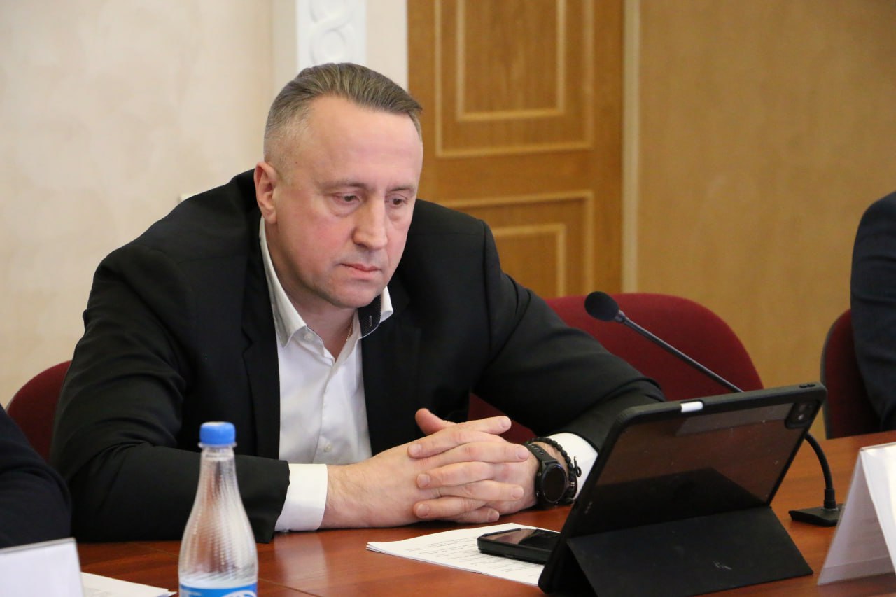 Реализацию на Брянщине всероссийских проектов «Парта Героя» и «Лица Героев» обсудил под руководством Людмилы Журавлевой комитет по образованию, науке, культуре и СМИ! Реализацию на Брянщине всероссийских проектов «Парта Героя» и «Лица Героев» обсудил под руководством Людмилы Журавлевой комитет по образованию, науке, культуре и СМИ!