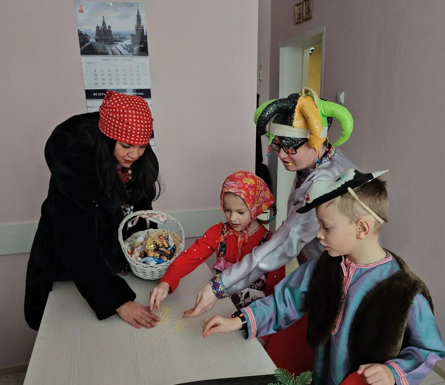 В детском саду МБОУ-ПРОГИМНАЗИЯ №1 прошел замечательный праздник – Старый Новый Год! Это удивительное событие объединило детей и воспитателей вокруг веселых игр, танцев, гаданий В детском саду МБОУ-ПРОГИМНАЗИЯ №1 прошел замечательный праздник – Старый Новый Год! Это удивительное событие объединило детей и воспитателей вокруг веселых игр, танцев, гаданий