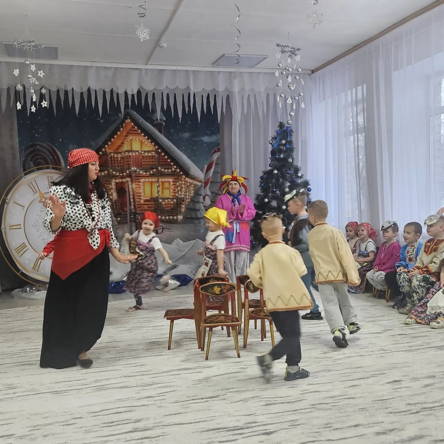 В детском саду МБОУ-ПРОГИМНАЗИЯ №1 прошел замечательный праздник – Старый Новый Год! Это удивительное событие объединило детей и воспитателей вокруг веселых игр, танцев, гаданий В детском саду МБОУ-ПРОГИМНАЗИЯ №1 прошел замечательный праздник – Старый Новый Год! Это удивительное событие объединило детей и воспитателей вокруг веселых игр, танцев, гаданий