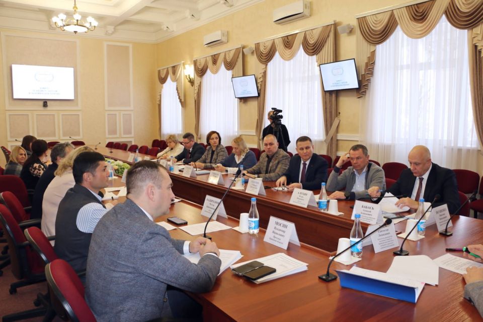 Комитет по бюджету, налогам и экономической политике на своем заседании рассмотрел несколько важных вопросов