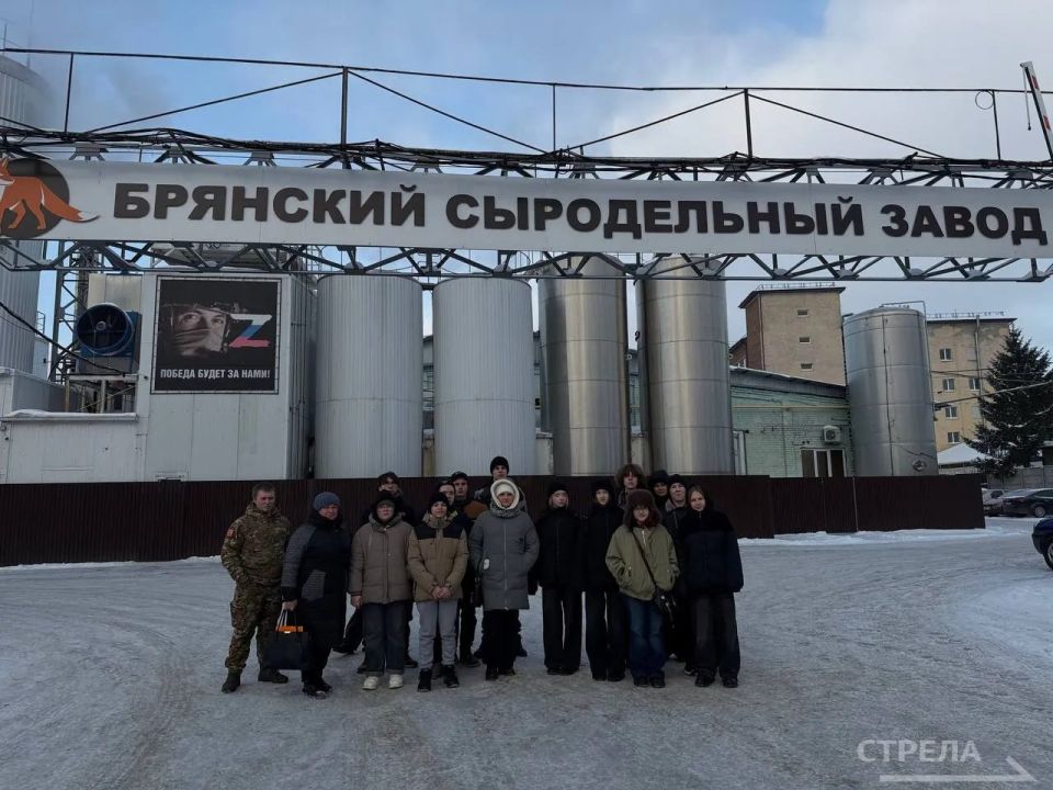 Участники реализуемого Управлением молодежной политики Брянской области проект «Больше, чем путешествие» продолжают знакомиться со знаковыми местами и предприятиями региона