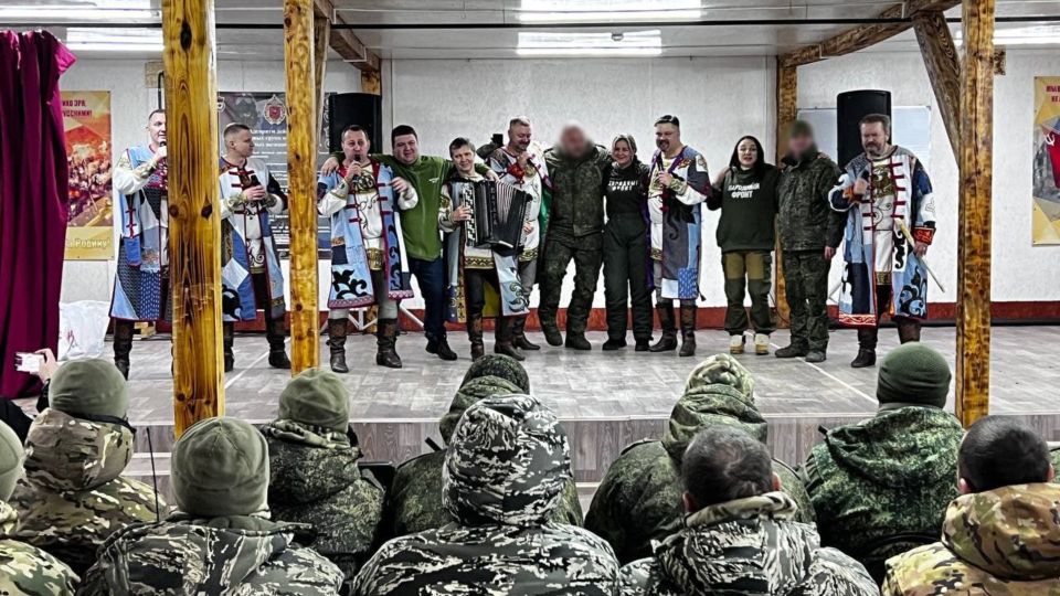Брянский ансамбль "Ватага" выступил перед участниками СВО в Старый Новый год