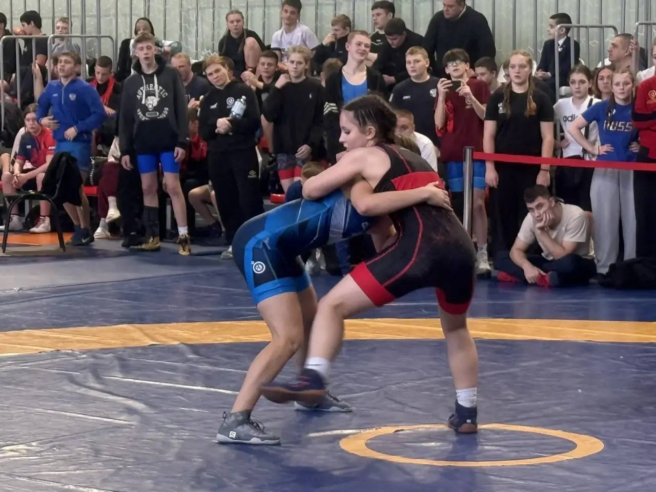 В Брянске прошел второй ежегодный турнир по вольной борьбе, посвященный памяти кавалера Ордена Мужества Дмитрия Седнева, погибшего в ходе СВО В Брянске прошел второй ежегодный турнир по вольной борьбе, посвященный памяти кавалера Ордена Мужества Дмитрия Седнева, погибшего в ходе СВО