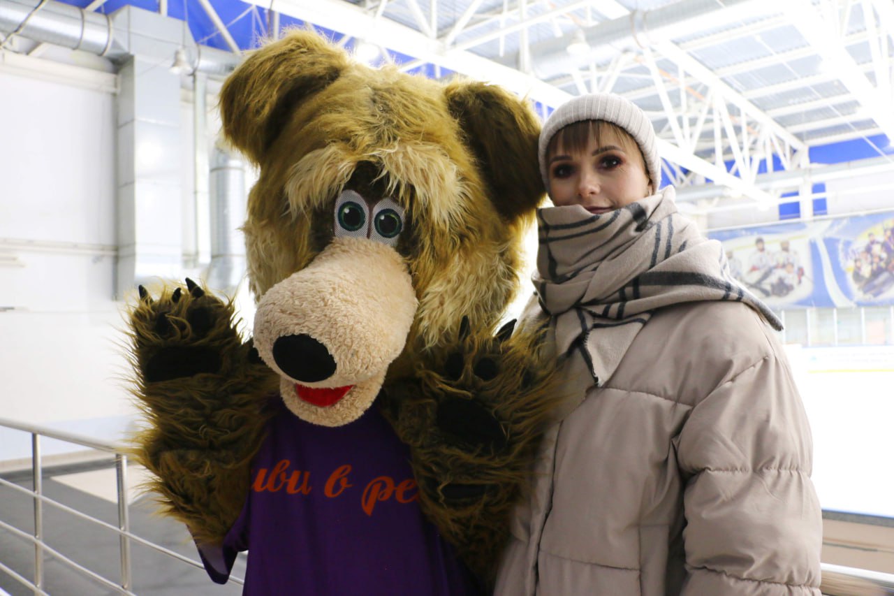 Председатель областной Думы Валентин Суббот, депутаты заксобрания стали почетными гостями хоккейного матча, посвященного Дню российского студенчества Председатель областной Думы Валентин Суббот, депутаты заксобрания стали почетными гостями хоккейного матча, посвященного Дню российского студенчества