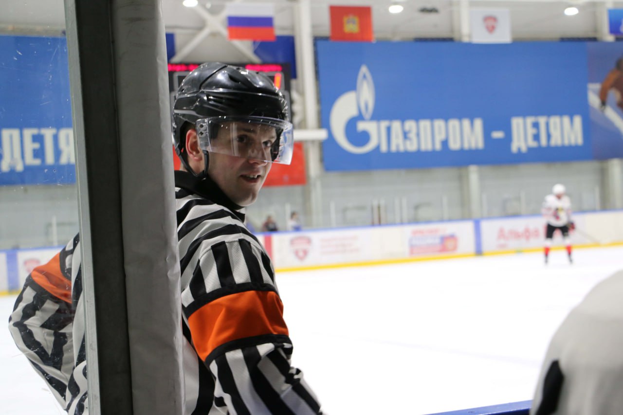 Председатель областной Думы Валентин Суббот, депутаты заксобрания стали почетными гостями хоккейного матча, посвященного Дню российского студенчества Председатель областной Думы Валентин Суббот, депутаты заксобрания стали почетными гостями хоккейного матча, посвященного Дню российского студенчества