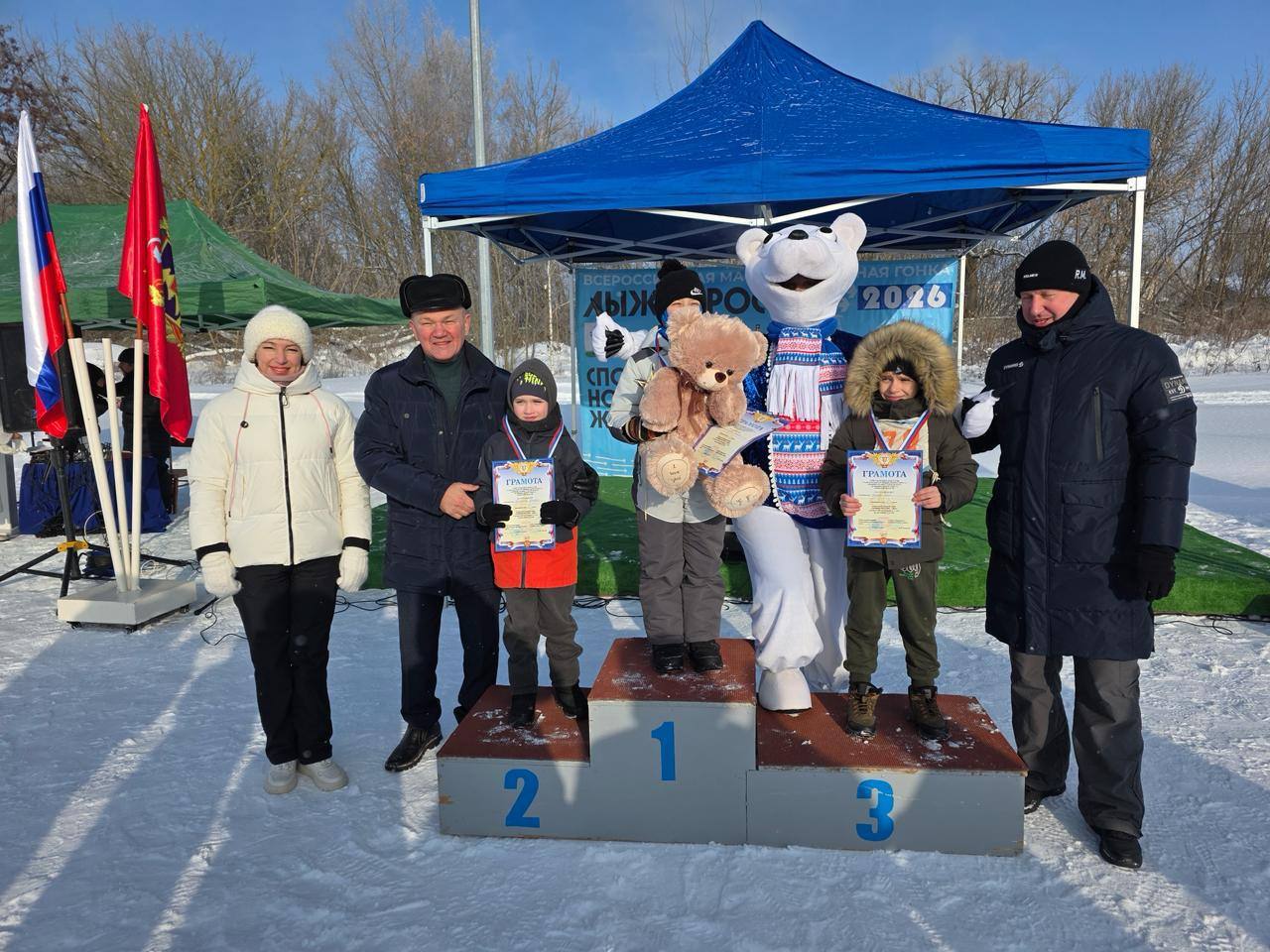 Мороз, солнце и спортивный дух: в Стародубе прошла «Лыжня России» Мороз, солнце и спортивный дух: в Стародубе прошла «Лыжня России»