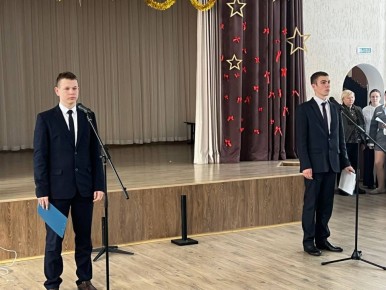 В МБОУ гимназии №1 имени Юрия Алексеевича Гагарина старт важным и значимым событиям дан! Сегодня в наших стенах состоялась торжественная линейка, посвящённая открытию традиционного Месячника оборонно-массовой и...