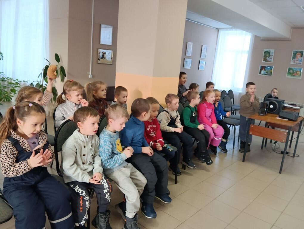 Поэзия – это, наверное, одно из самых гениальных достижений человечества Поэзия – это, наверное, одно из самых гениальных достижений человечества