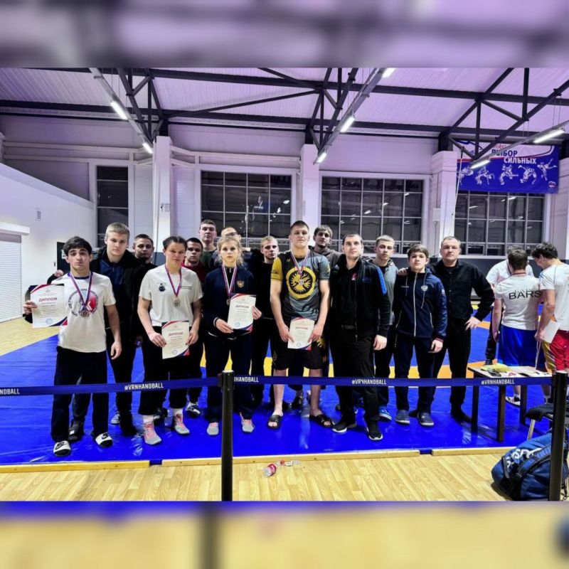 Брянские спортсмены успешно выступили на Первенстве ЦФО по спортивной борьбе