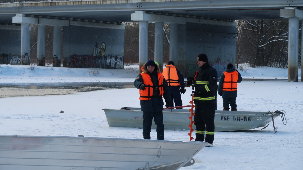 Руководитель регионального следственного управления СК России проконтролировал проведение поисковых работ на реке Десна в городе Брянске Руководитель регионального следственного управления СК России проконтролировал проведение поисковых работ на реке Десна в городе Брянске