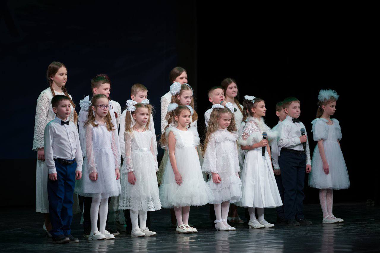 25 января 2026 года в Брянском областном театре драмы им. А. К. Толстого состоялся ежегодный концерт, посвященный зимним народным праздникам церковного календаря «Свет очей Господних» 25 января 2026 года в Брянском областном театре драмы им. А. К. Толстого состоялся ежегодный концерт, посвященный зимним народным праздникам церковного календаря «Свет очей Господних»