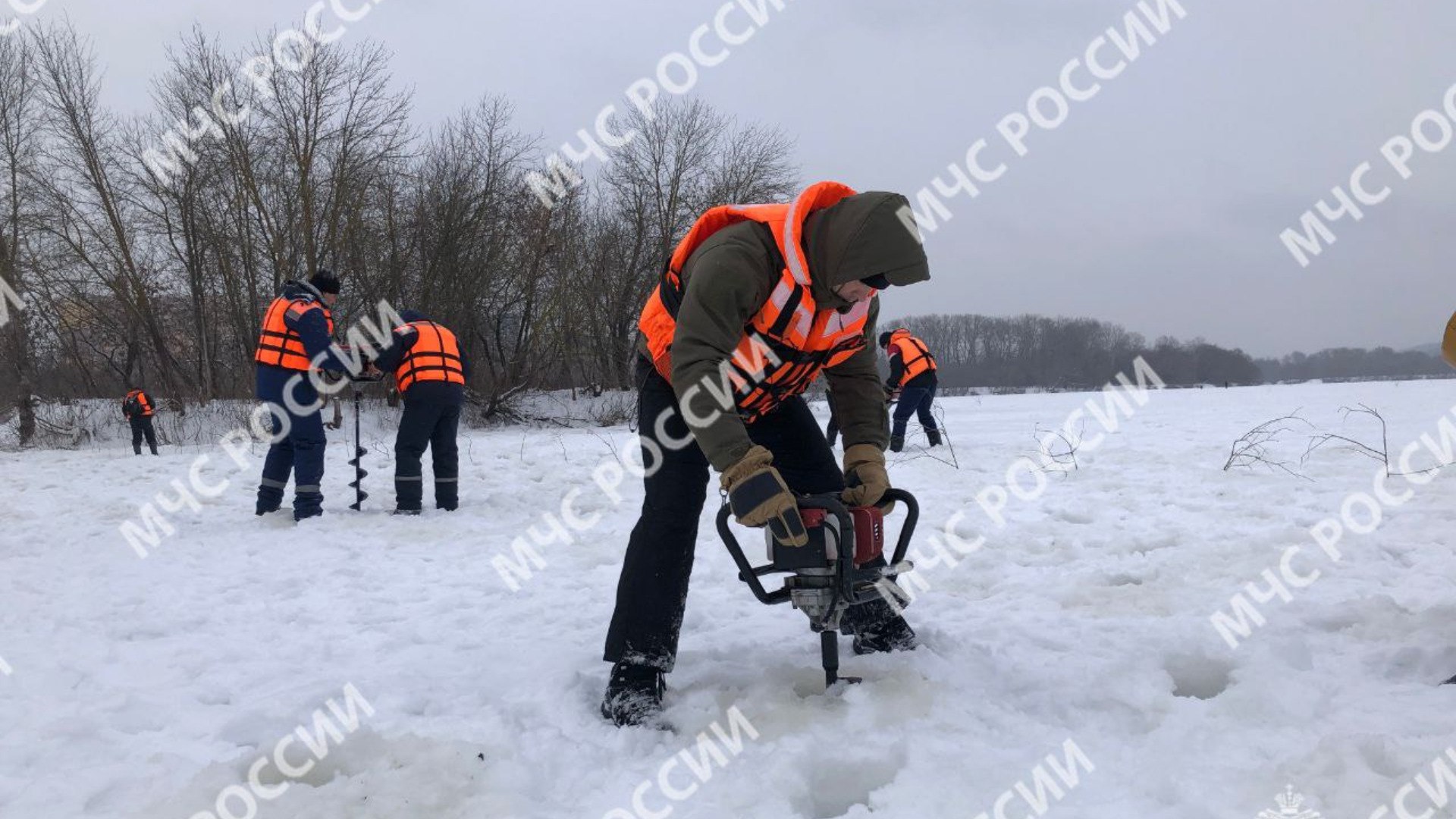 МЧС: поиски детей продолжаются