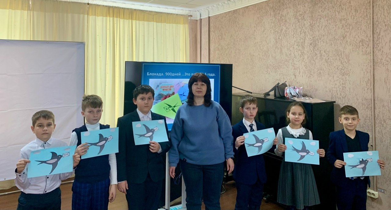 26 января 2025 г в рамках сетевого взаимодействия педагоги МБУДО – СЮТ представили учащимся МБОУ – Прогимназии №1 выставку-экспозицию «Дорога ради жизни» 26 января 2025 г в рамках сетевого взаимодействия педагоги МБУДО – СЮТ представили учащимся МБОУ – Прогимназии №1 выставку-экспозицию «Дорога ради жизни»