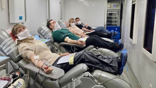 Доноры завода "Кремний" спасают жизни: заготовлено более 100 доз компонентов крови