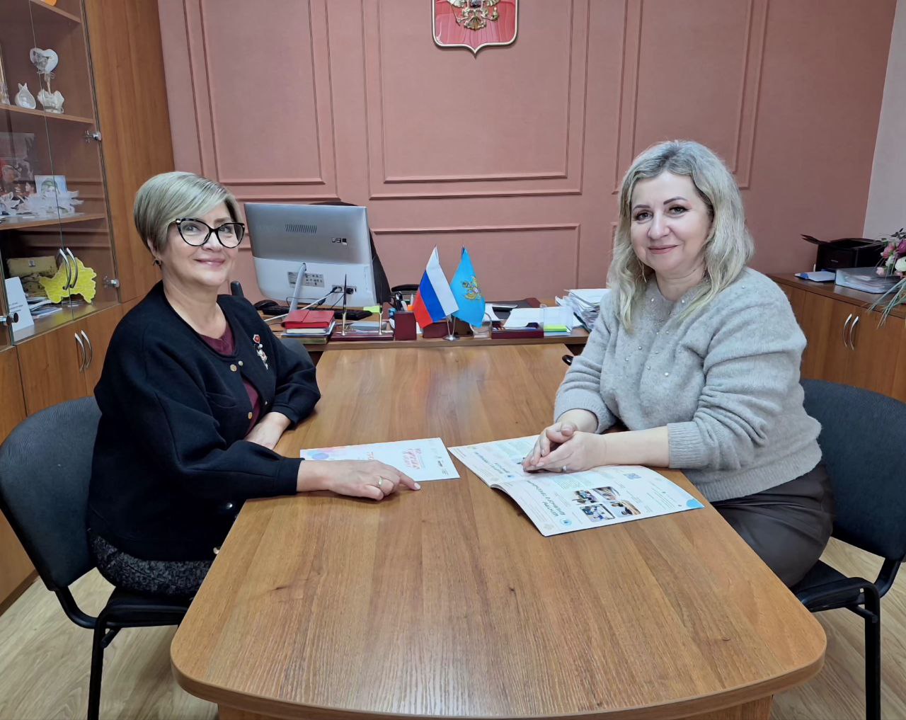 Инна Мухина: Состоялась встреча с руководителем АНО «Патронажная служба», врачом по медико-социальной экспертизе Ириной Вещенковой, с которой обсудили форматы дальнейшего сотрудничества в сфере поддержки семей, имеющих... Инна Мухина: Состоялась встреча с руководителем АНО «Патронажная служба», врачом по медико-социальной экспертизе Ириной Вещенковой, с которой обсудили форматы дальнейшего сотрудничества в сфере поддержки семей, имеющих...