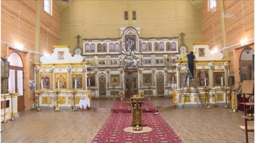 В храме старообрядцев Новозыбкова почти восстановили внутреннее убранство