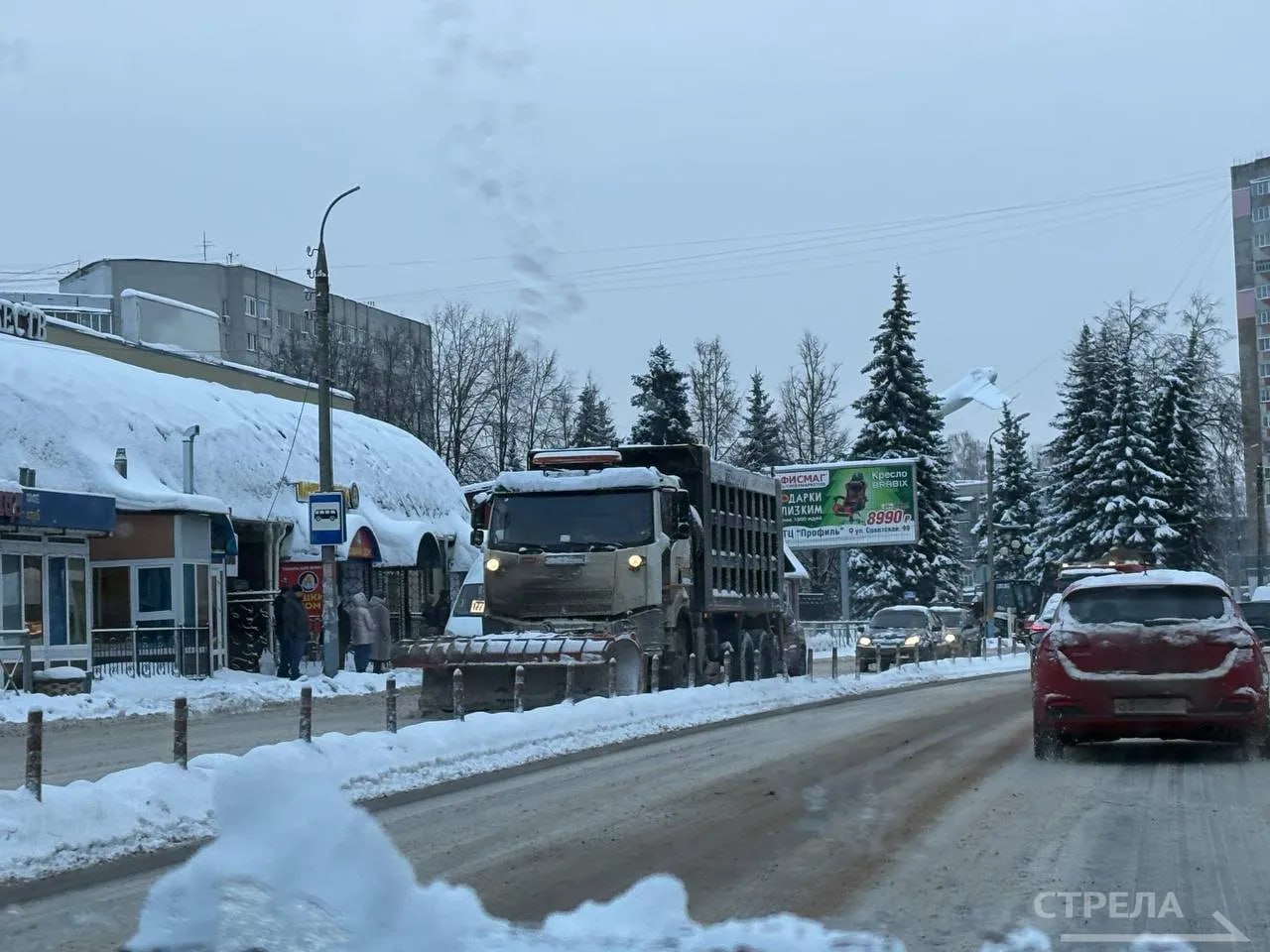 Сегодня, 29 января, в Брянске коммунальные и дорожные службы продолжают ликвидировать последствия снегопада, который был накануне Сегодня, 29 января, в Брянске коммунальные и дорожные службы продолжают ликвидировать последствия снегопада, который был накануне