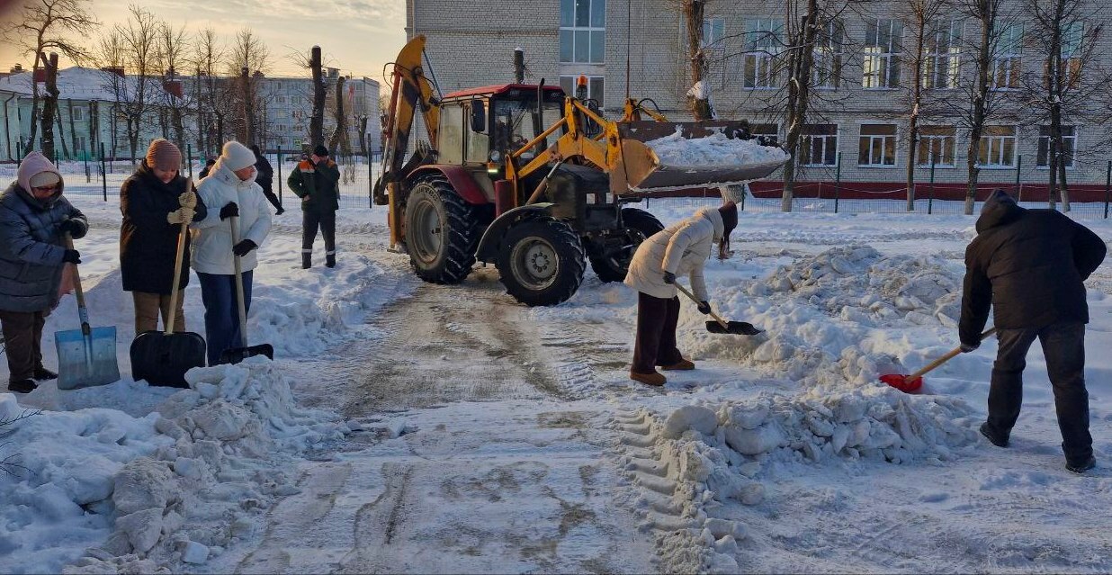 Сотрудники ГКУ «ЦЗН города Сельцо» присоединились к акции «Снежный десант» Сотрудники ГКУ «ЦЗН города Сельцо» присоединились к акции «Снежный десант»