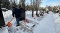 В Брянске освободили от снега могилы героев