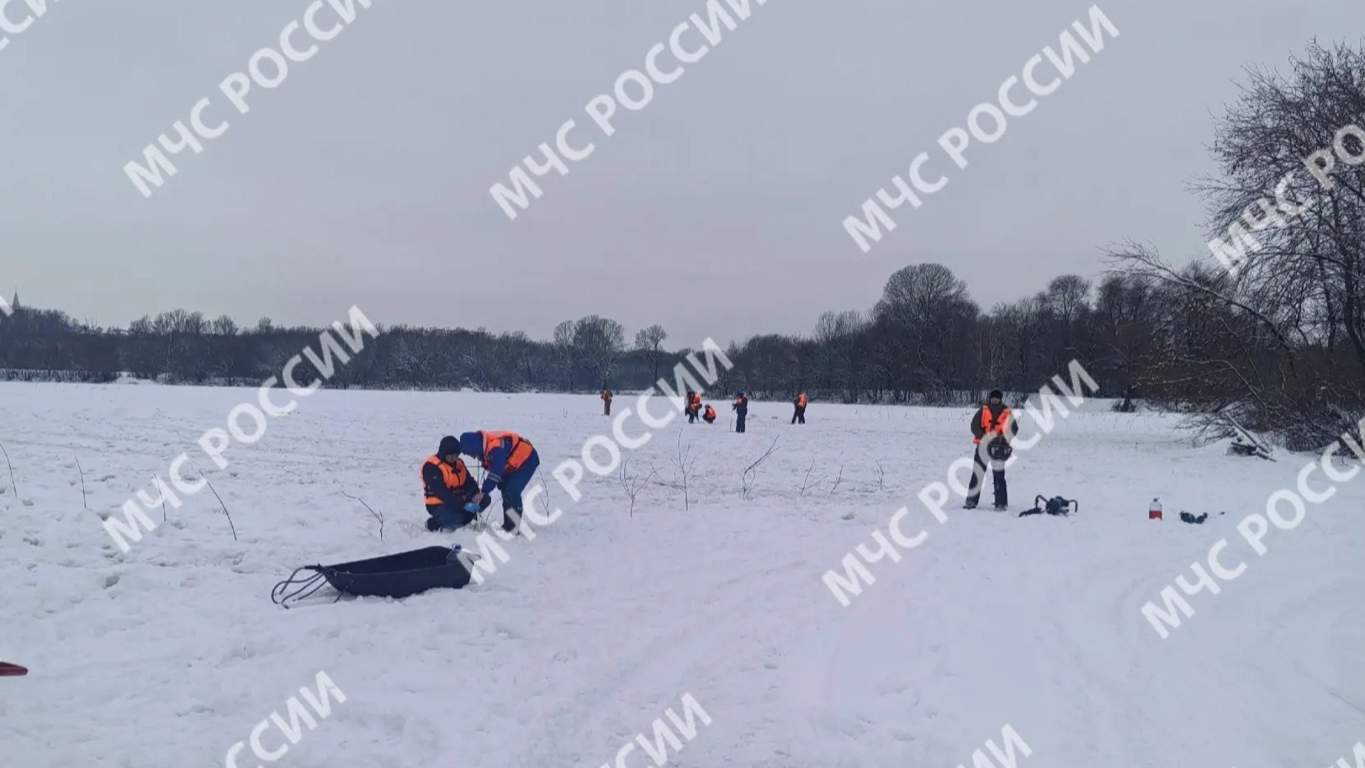 Спасатели обследовали 6000 квадратных метров Десны в Брянске, детей найти не удалось