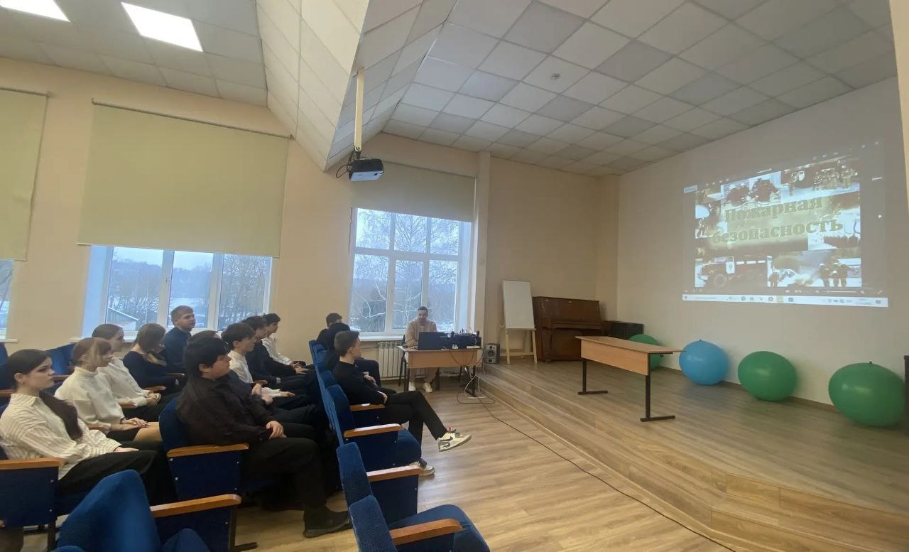 С 16 по 30 января в образовательных организациях в рамках месячника по пожарной безопасности прошла серия занятий в 8-11 классах по ОБЗР по темам: «Пожарная безопасность в природной среде, в быту» С 16 по 30 января в образовательных организациях в рамках месячника по пожарной безопасности прошла серия занятий в 8-11 классах по ОБЗР по темам: «Пожарная безопасность в природной среде, в быту»