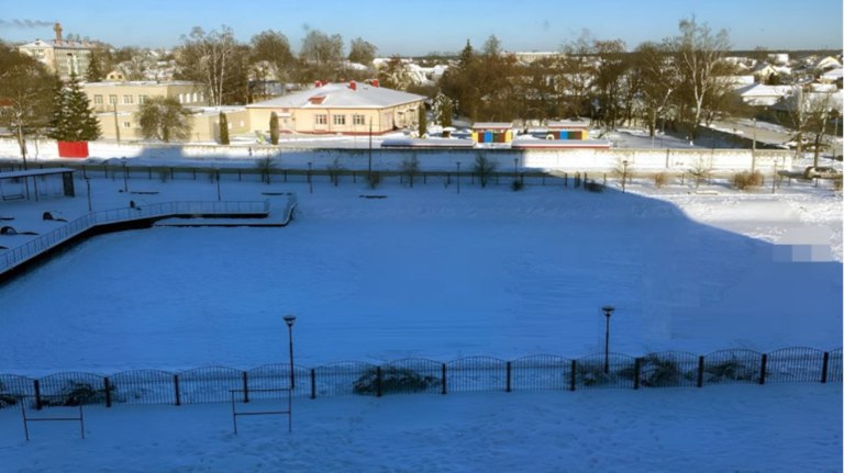 В Клинцах подростки «нарисовали» на местном катке непристойные изображения