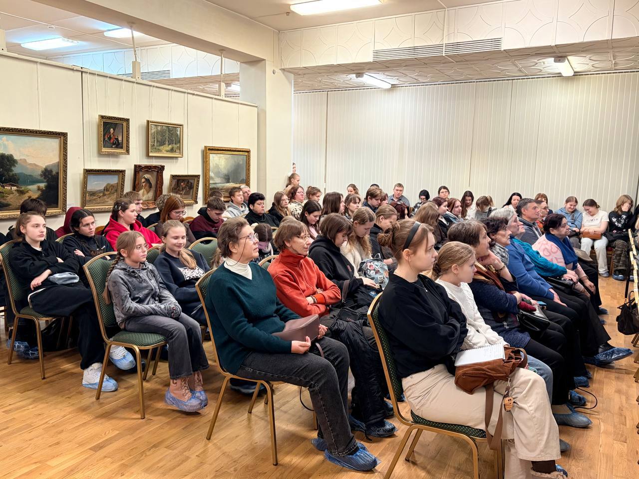 29 января в Брянском областном художественном музейно-выставочном центре состоялась искусствоведческая беседа в рамках закрытия ежегодного выставочного проекта "Ушедшие мастера", посвященного памяти брянских... 29 января в Брянском областном художественном музейно-выставочном центре состоялась искусствоведческая беседа в рамках закрытия ежегодного выставочного проекта "Ушедшие мастера", посвященного памяти брянских...