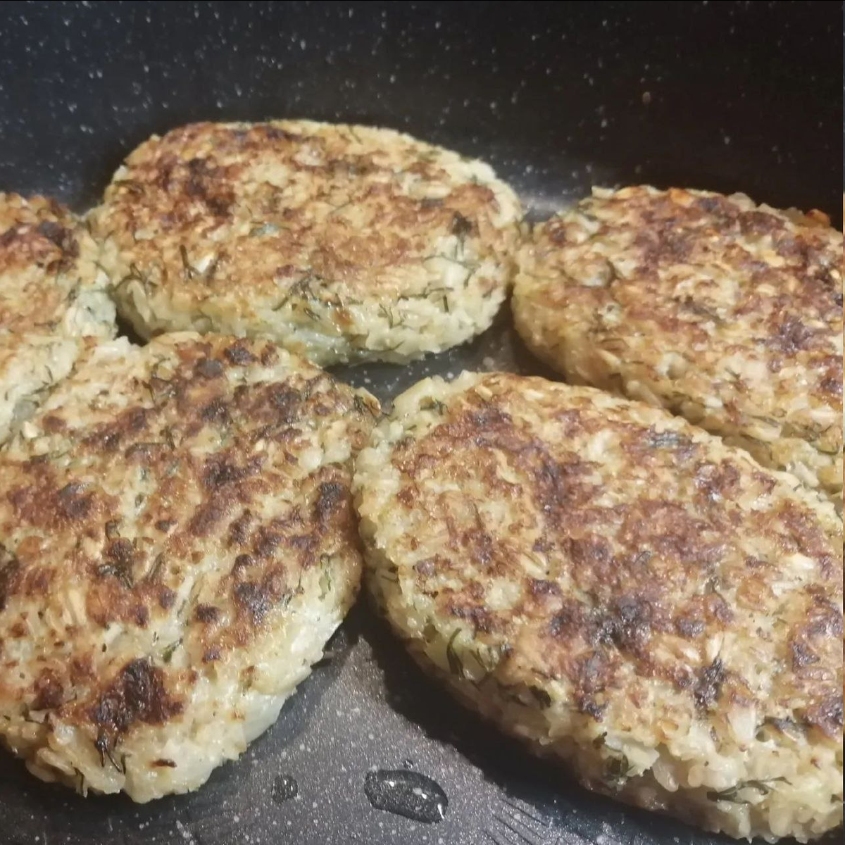 Овсяные котлеты: сытное и аппетитное решение без мяса