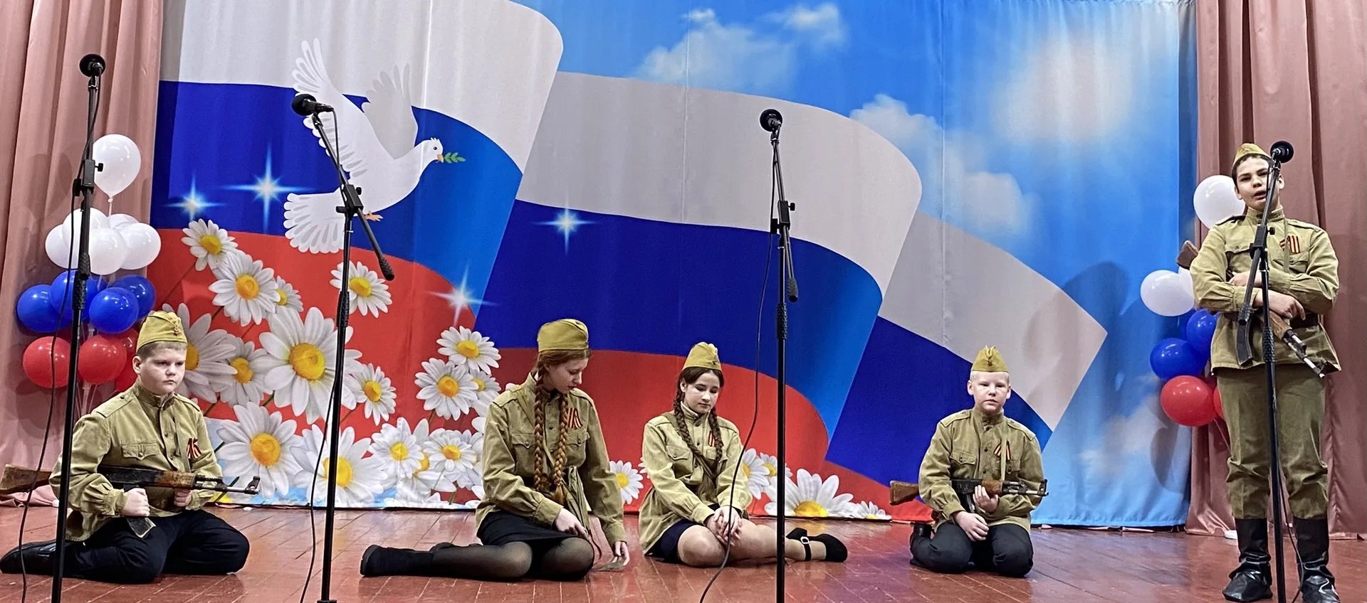 Сегодня прошёл муниципальный конкурс патриотической песни «Пою моё Отечество», посвященный Году единства народов России среди учащихся школ района Сегодня прошёл муниципальный конкурс патриотической песни «Пою моё Отечество», посвященный Году единства народов России среди учащихся школ района