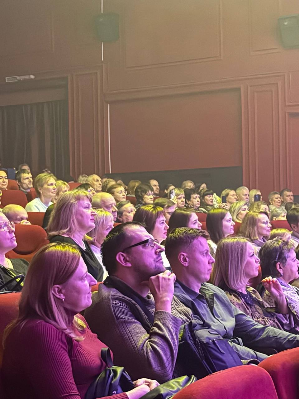 Сегодня в Городском Дворце культуры и искусства было изысканно! Сегодня в Городском Дворце культуры и искусства было изысканно!