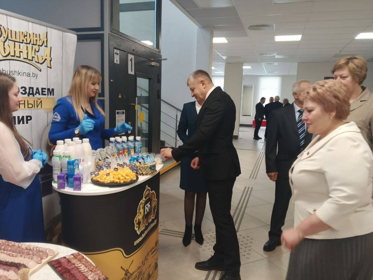 Сегодня в Костюковичах прошло торжественное собрание представителей трудовых коллективов по итогам социально-экономического развития района за 2025 год Сегодня в Костюковичах прошло торжественное собрание представителей трудовых коллективов по итогам социально-экономического развития района за 2025 год