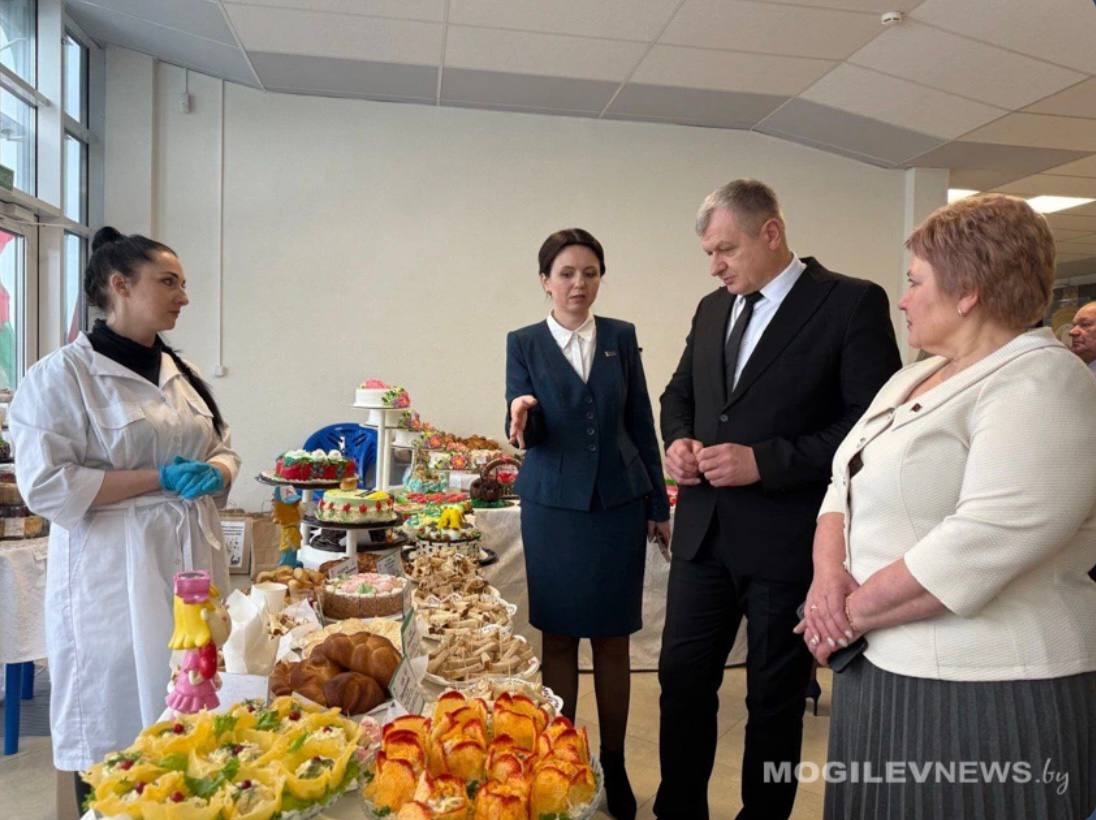 Сегодня в Костюковичах прошло торжественное собрание представителей трудовых коллективов по итогам социально-экономического развития района за 2025 год Сегодня в Костюковичах прошло торжественное собрание представителей трудовых коллективов по итогам социально-экономического развития района за 2025 год