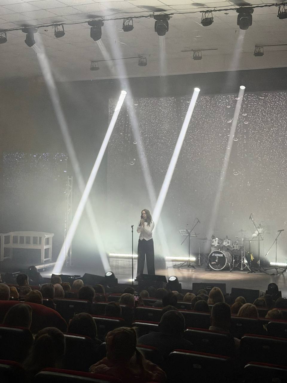 Сегодня в Городском Дворце культуры и искусства было изысканно! Сегодня в Городском Дворце культуры и искусства было изысканно!