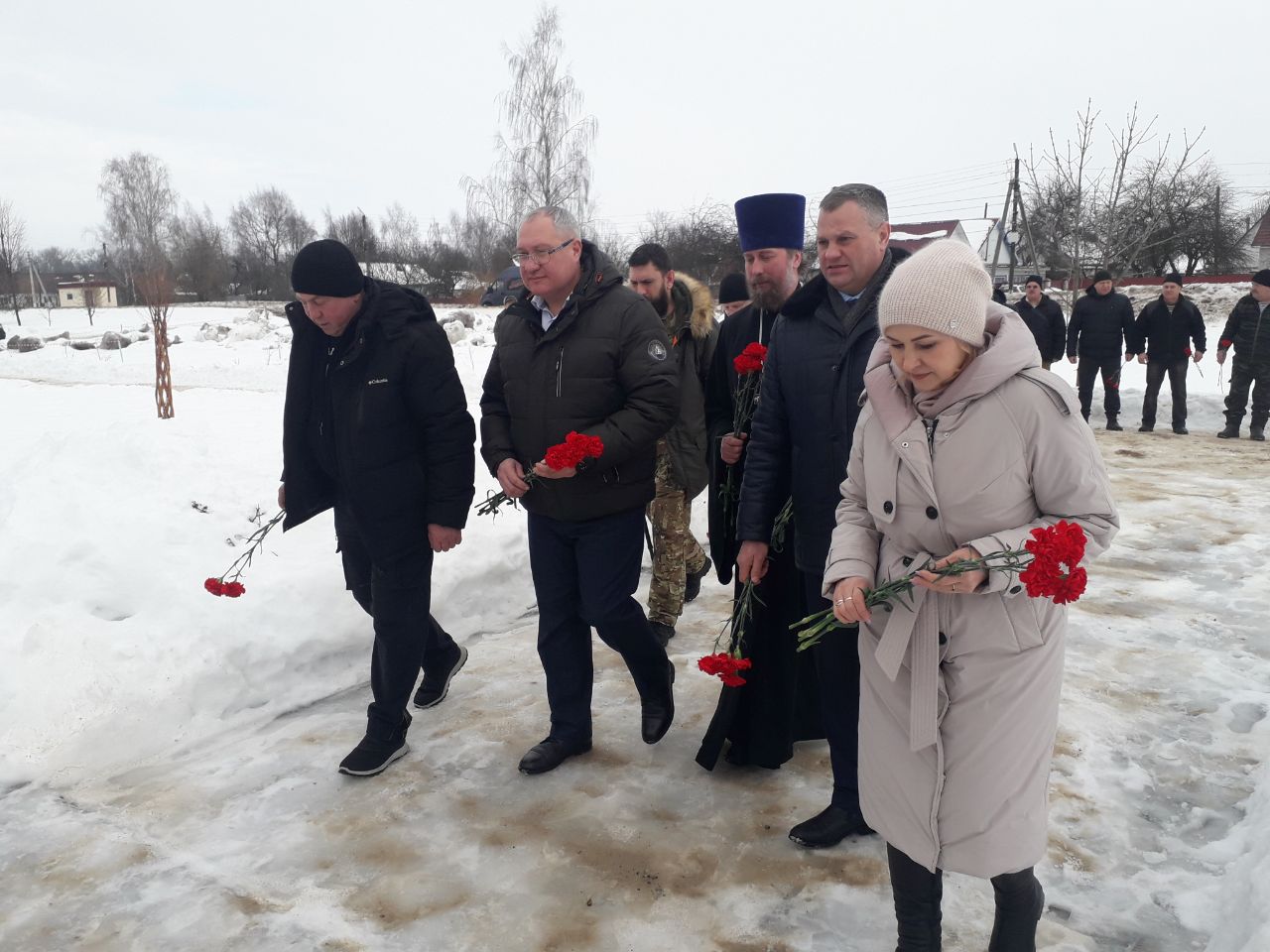 Сергей Лавокин: В канун Дня памяти о россиянах, исполнявших служебный долг за пределами Отечества прошли памятные мероприятия в п. Локоть. В сквере Мужества состоялась церемония возложения цветов, в которой приняли участие... Сергей Лавокин: В канун Дня памяти о россиянах, исполнявших служебный долг за пределами Отечества прошли памятные мероприятия в п. Локоть. В сквере Мужества состоялась церемония возложения цветов, в которой приняли участие...