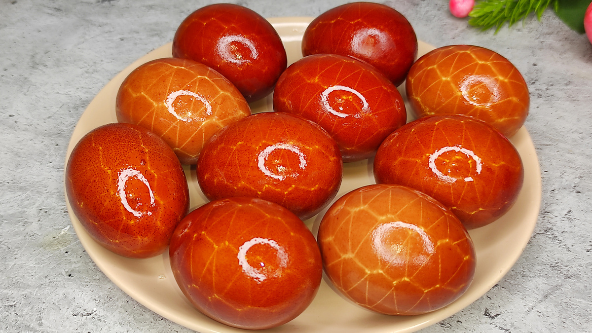 Оригинальные яйца на Пасху: как покрасить их с эффектом