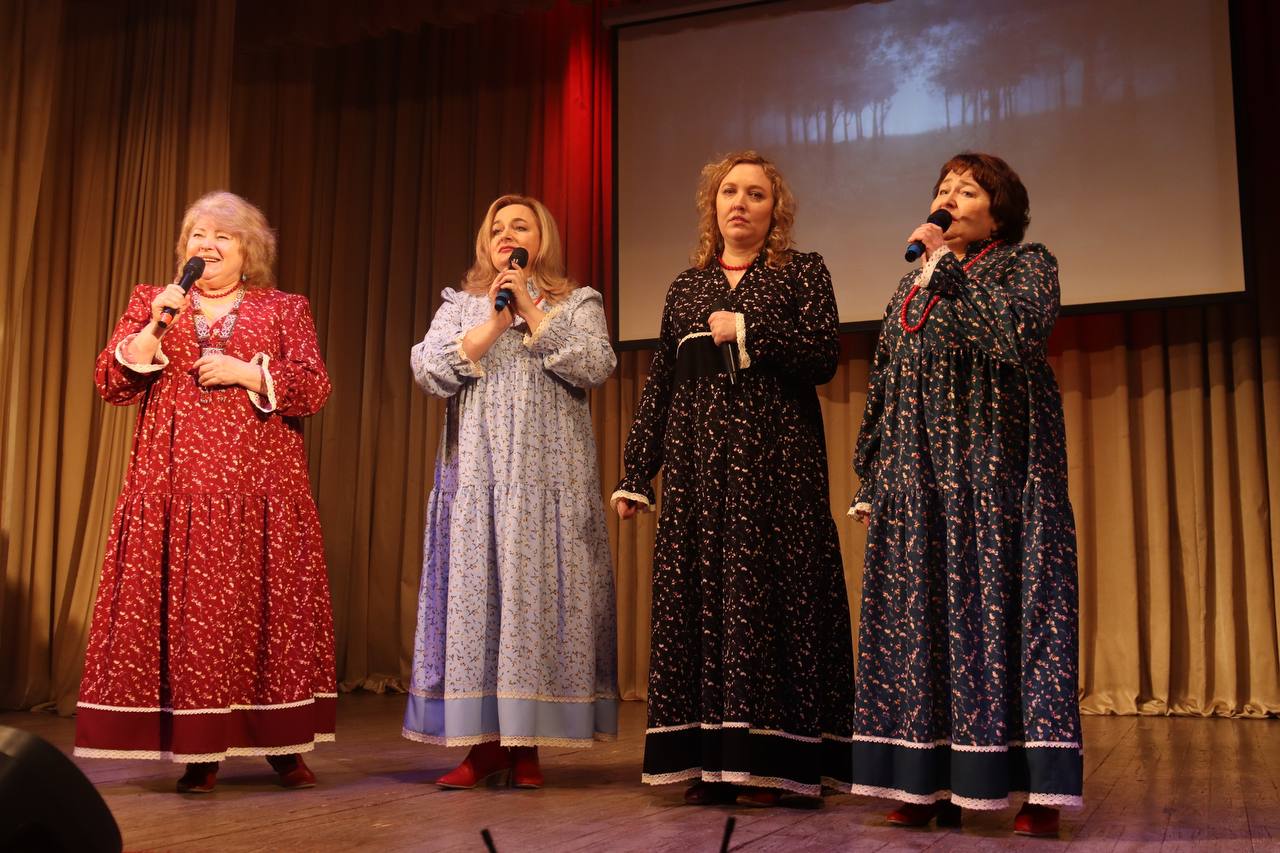 Сегодня, 13 февраля, в преддверии Дня защитника Отечества, в Городском Доме культуры Советского района прошел заключительный концерт XXV открытого фестиваля солдатской песни «Сюда нас память позвала» Сегодня, 13 февраля, в преддверии Дня защитника Отечества, в Городском Доме культуры Советского района прошел заключительный концерт XXV открытого фестиваля солдатской песни «Сюда нас память позвала»