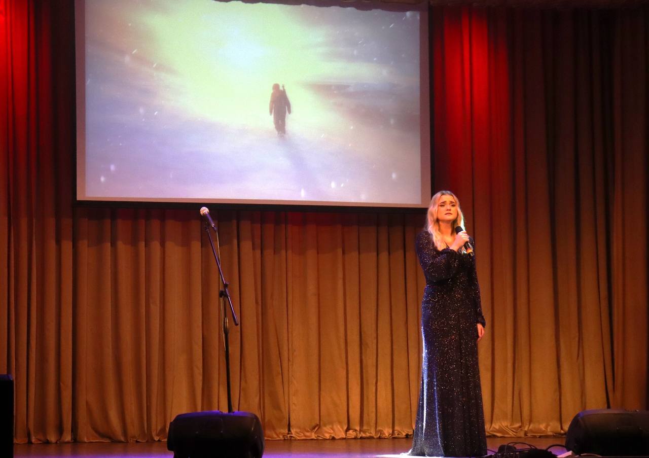 Сегодня, 13 февраля, в преддверии Дня защитника Отечества, в Городском Доме культуры Советского района прошел заключительный концерт XXV открытого фестиваля солдатской песни «Сюда нас память позвала» Сегодня, 13 февраля, в преддверии Дня защитника Отечества, в Городском Доме культуры Советского района прошел заключительный концерт XXV открытого фестиваля солдатской песни «Сюда нас память позвала»