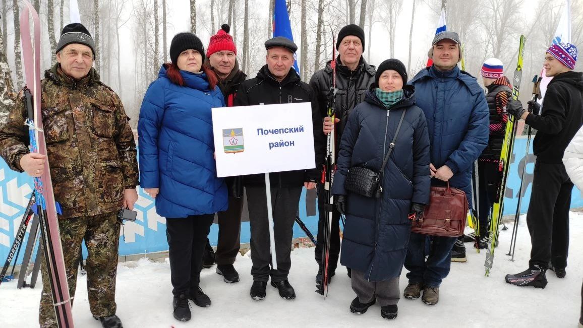 Делегация Почепского района в составе главы района Касацкого В.В., главы администрации района Шаболдиной Е.Д., первого заместителя главы администрации района Зеленова А.В. приняла участие в XLIV открытой Всероссийской... Делегация Почепского района в составе главы района Касацкого В.В., главы администрации района Шаболдиной Е.Д., первого заместителя главы администрации района Зеленова А.В. приняла участие в XLIV открытой Всероссийской...