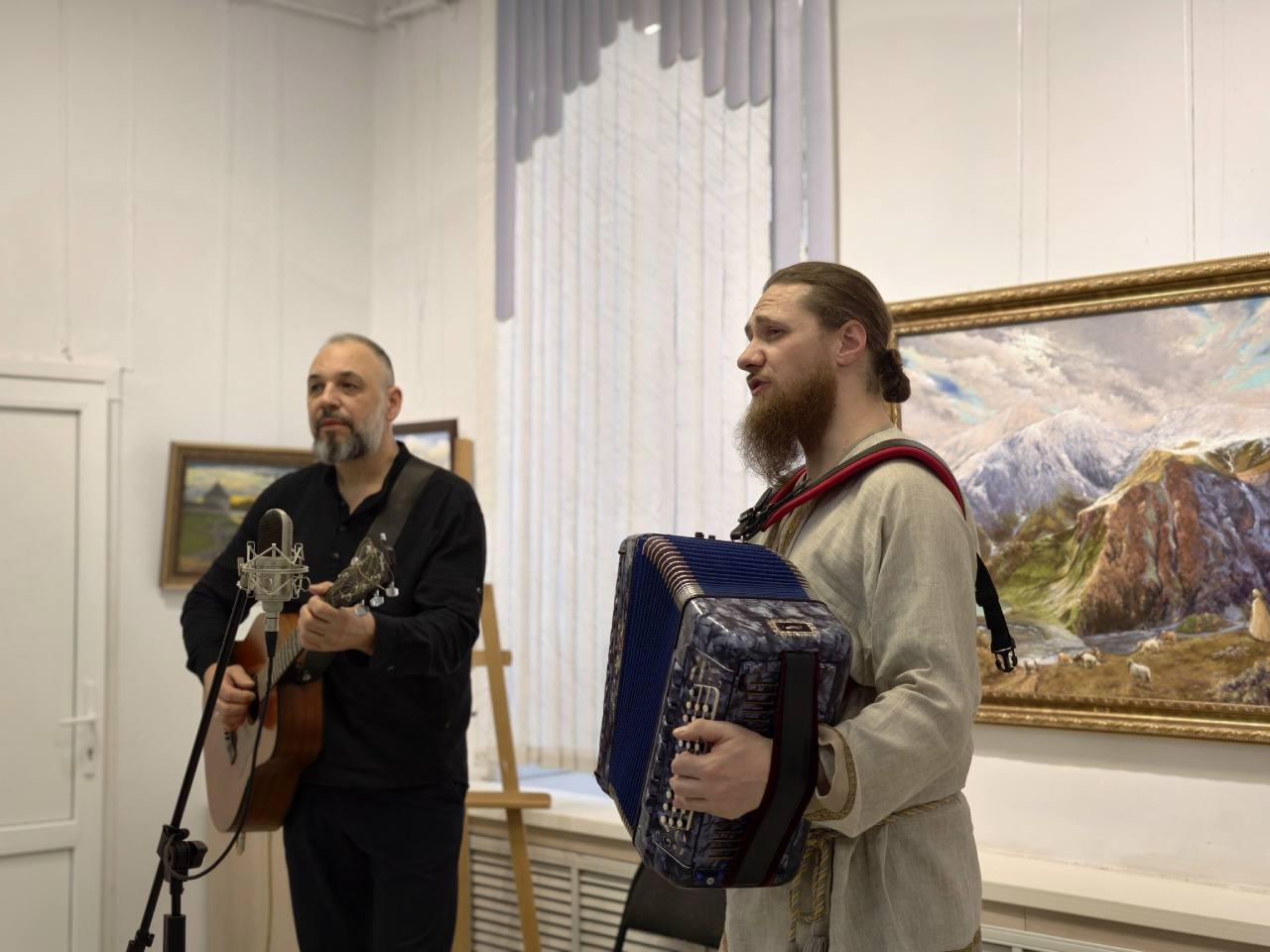 Вчера в Городском выставочном зале, в рамках фестиваля "Кладезь", прошел концерт Дмитрия Панаскина и Бориса Решетнева Вчера в Городском выставочном зале, в рамках фестиваля "Кладезь", прошел концерт Дмитрия Панаскина и Бориса Решетнева
